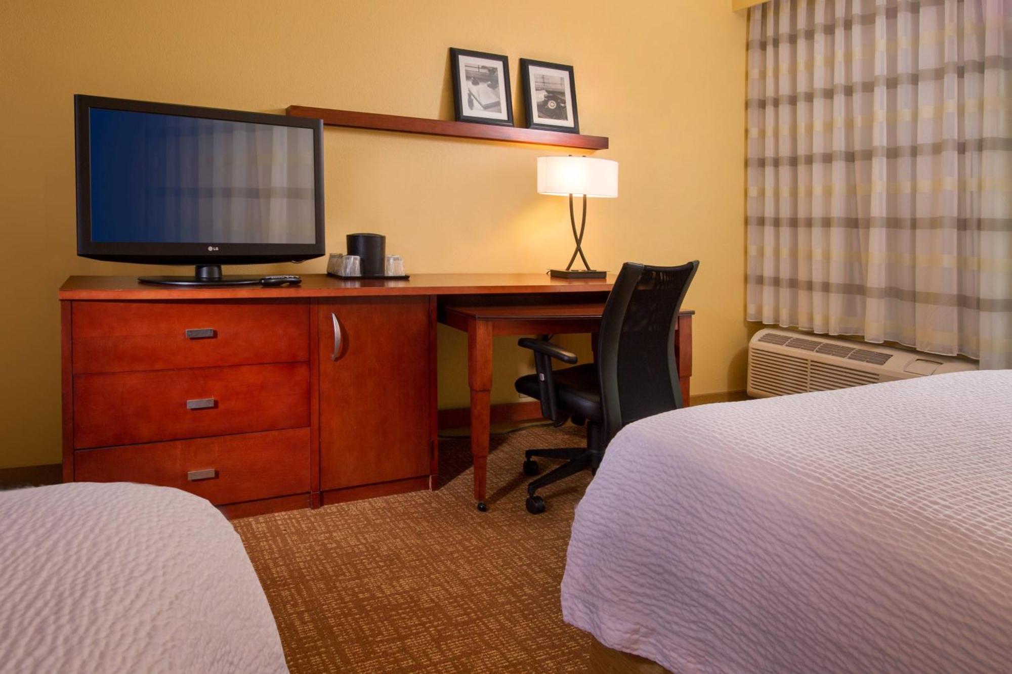 Hotel Courtyard By Marriott Richmond West Extérieur photo