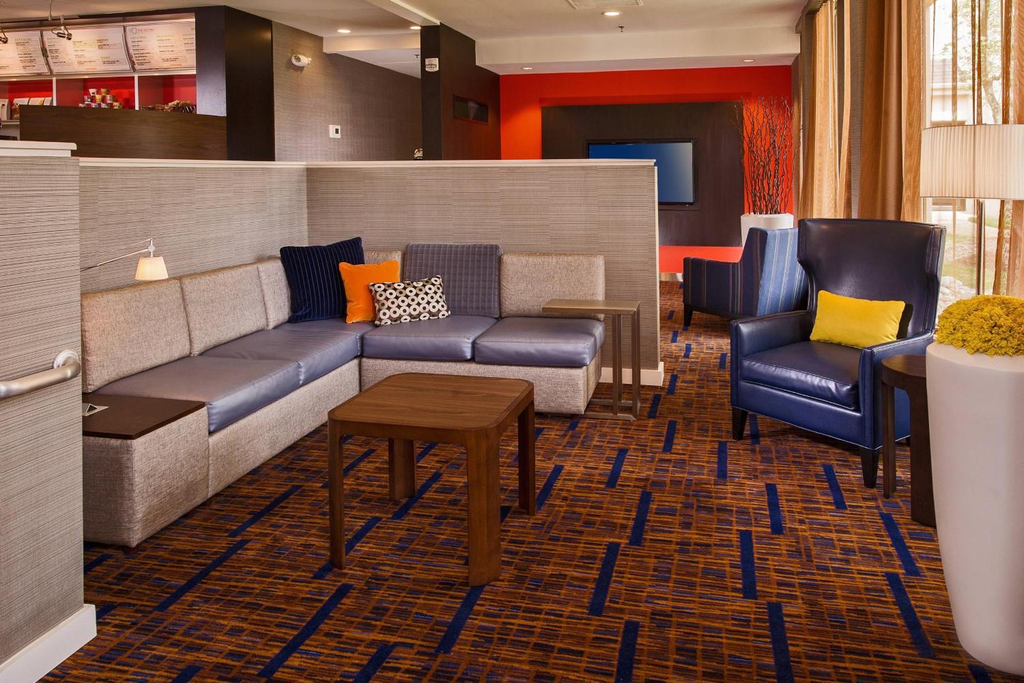 Hotel Courtyard By Marriott Richmond West à Dumbarton Extérieur photo