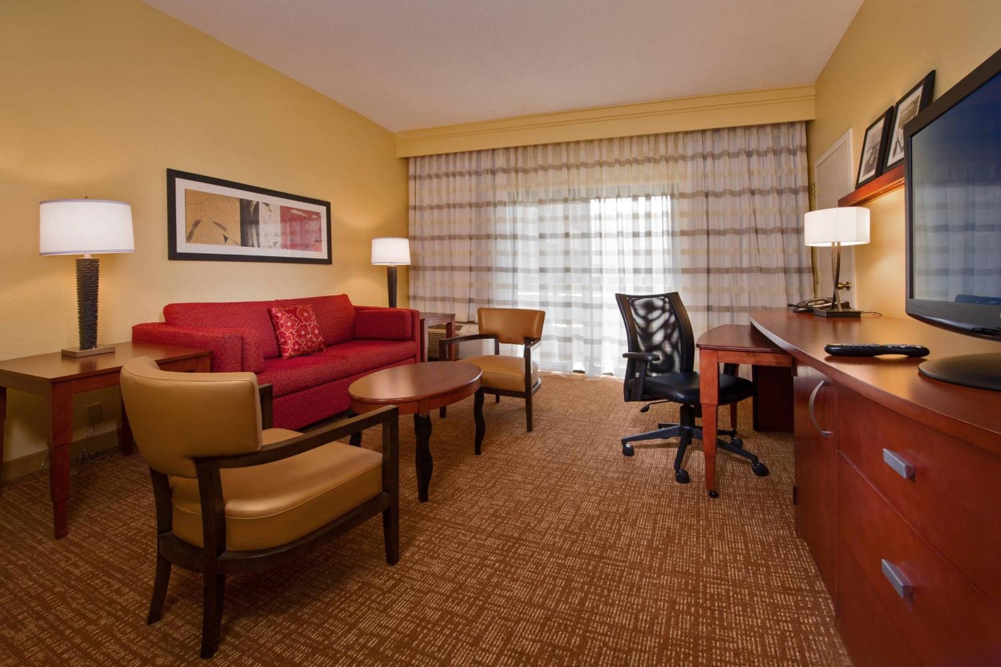Hotel Courtyard By Marriott Richmond West à Dumbarton Extérieur photo