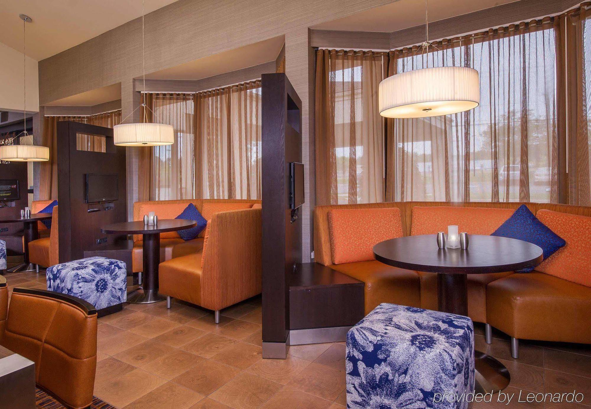 Hotel Courtyard By Marriott Richmond West à Dumbarton Extérieur photo
