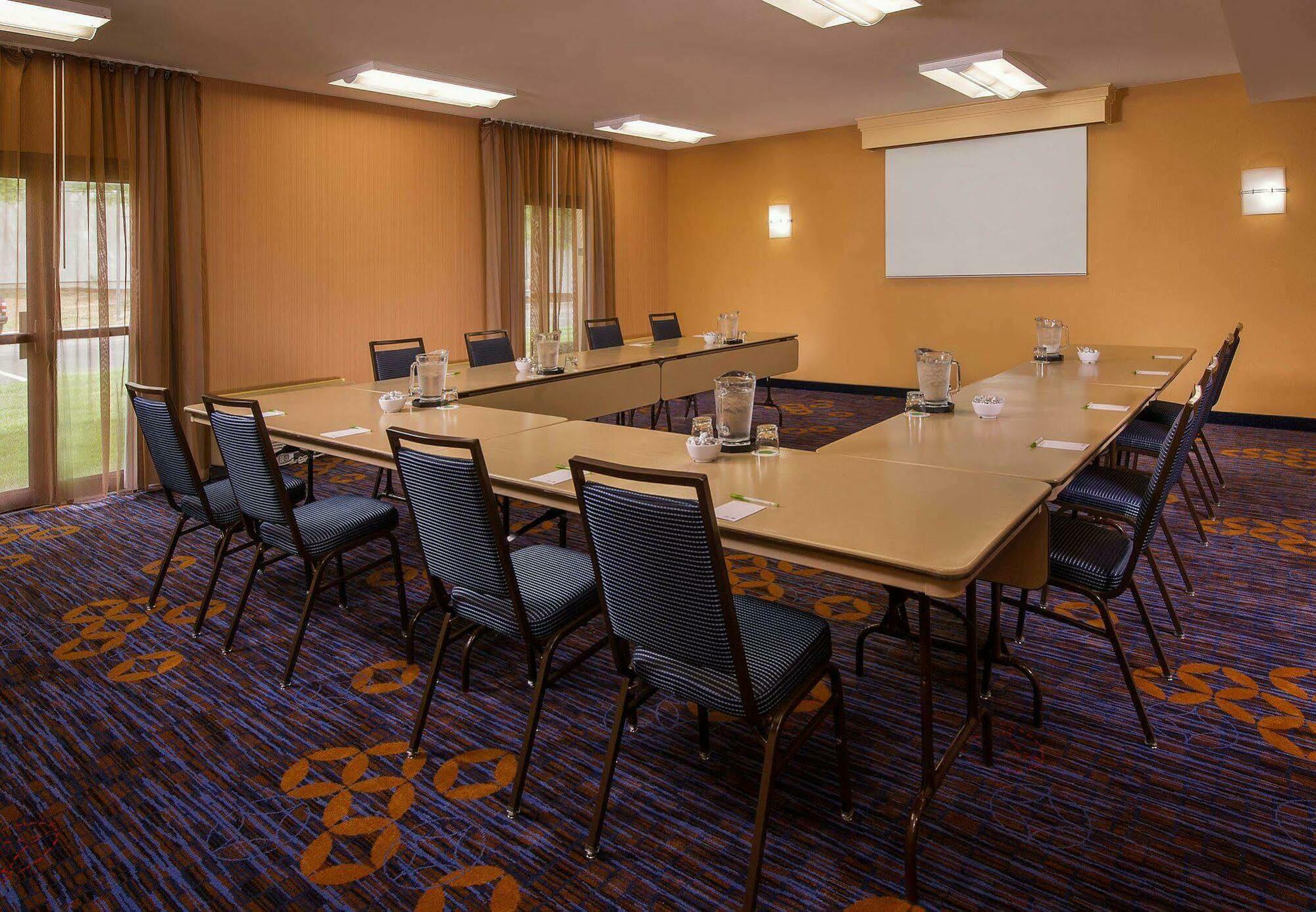 Hotel Courtyard By Marriott Richmond West Extérieur photo